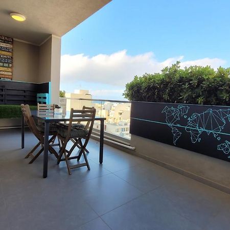 Stylish - Modern - Large Terrace - 2 Bed - 200 M From Sea - Fully Air Con Daire St. Paul's Bay Dış mekan fotoğraf
