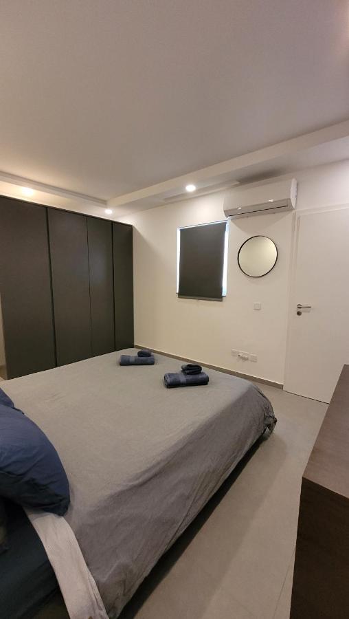 Stylish - Modern - Large Terrace - 2 Bed - 200 M From Sea - Fully Air Con Daire St. Paul's Bay Dış mekan fotoğraf
